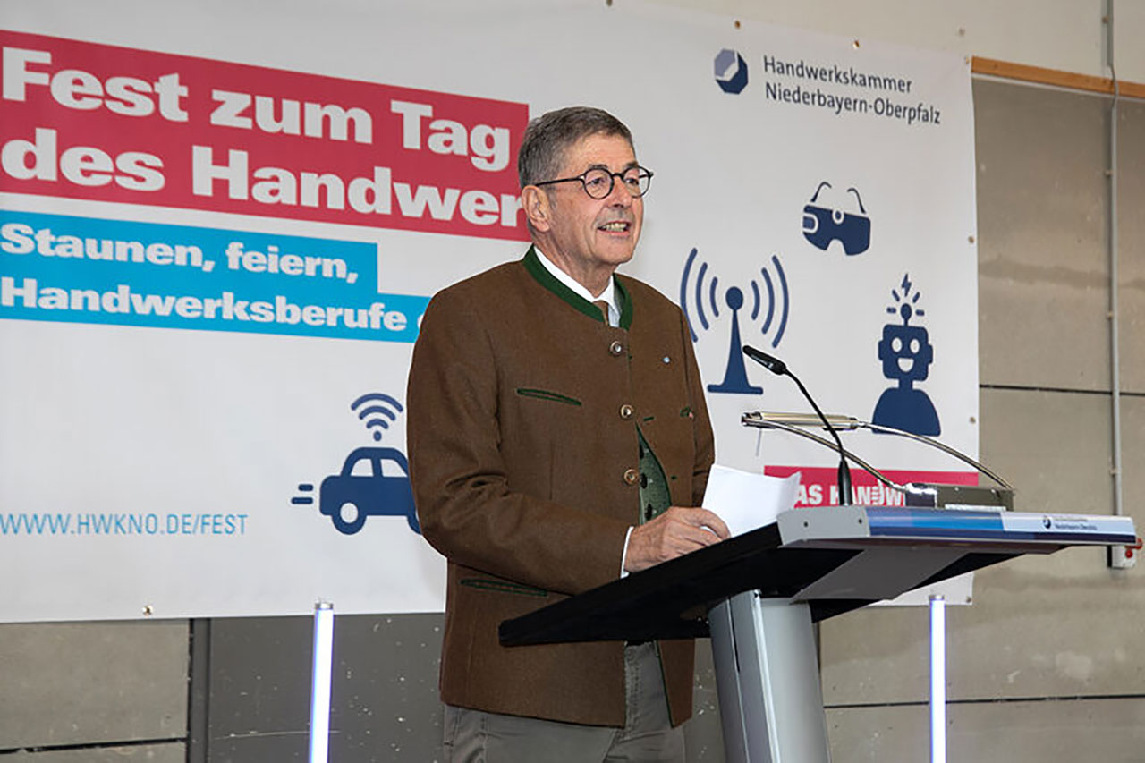 Abb. 4 Dr. Georg Haber, Präsident der Handwerkskammer, lobte in seiner Rede die Vielfalt und Innovationskraft des Handwerks.